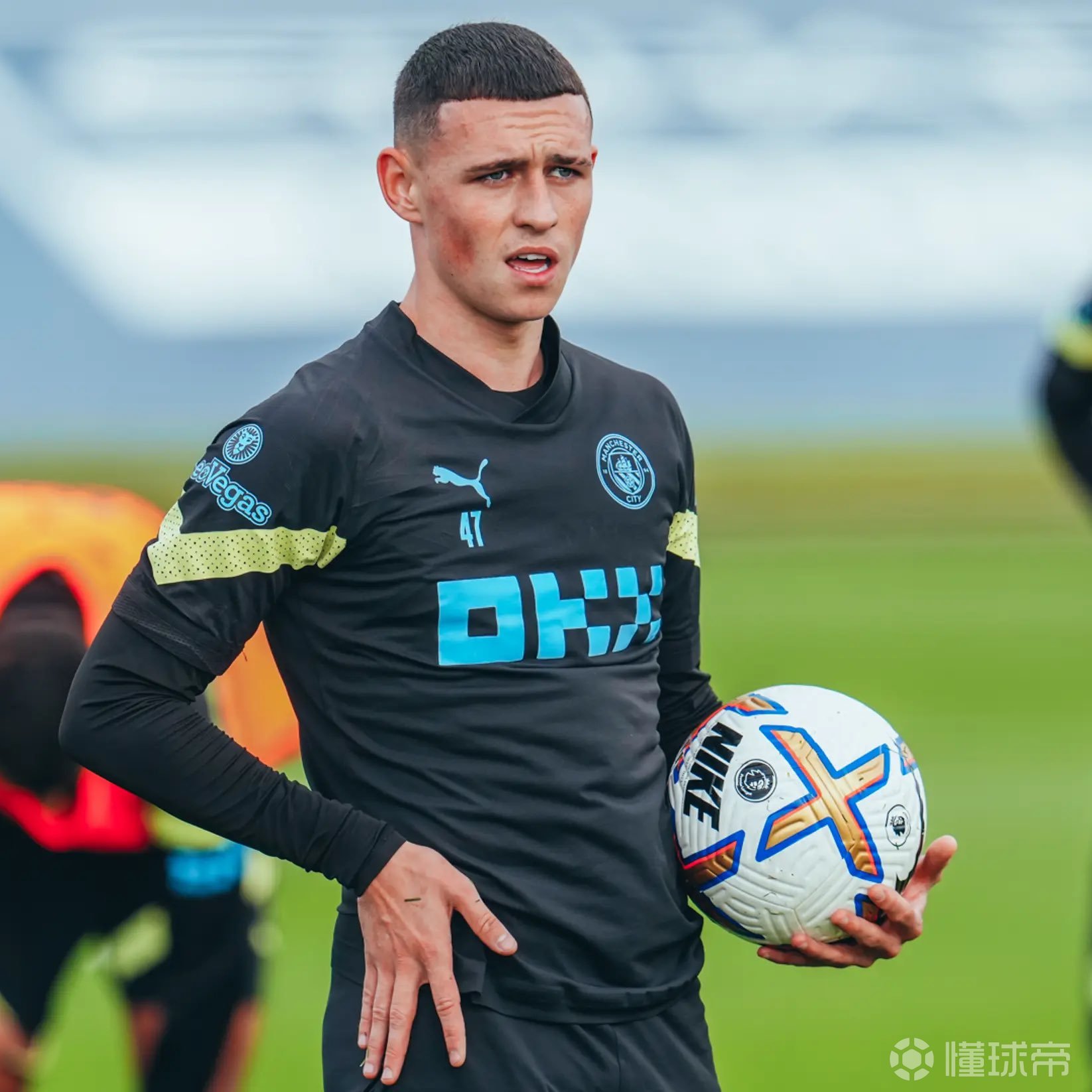 集结日上海久事备战英超；外线爆发细节曝光；更衣室稳定；心理建设被强调(上海久事最新消息新闻最新消息)